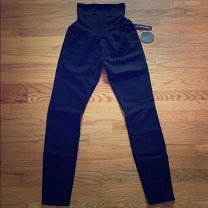 NWT maternity black skinny jeans size 29